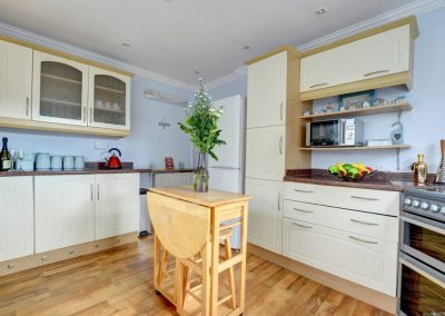 c817ad19-d6e4-442f-b783-392257a087be